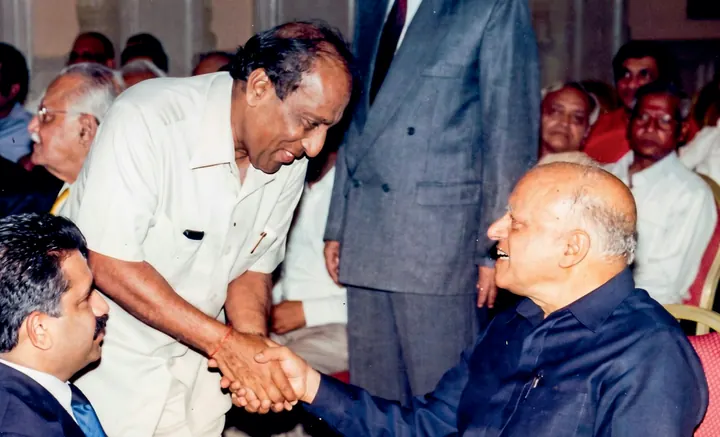Tarachand Dugar greeting Dr M. S. Swaminathan
